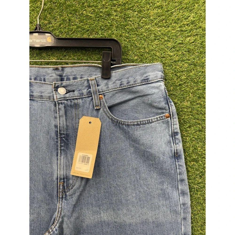 Levis shop confidence
